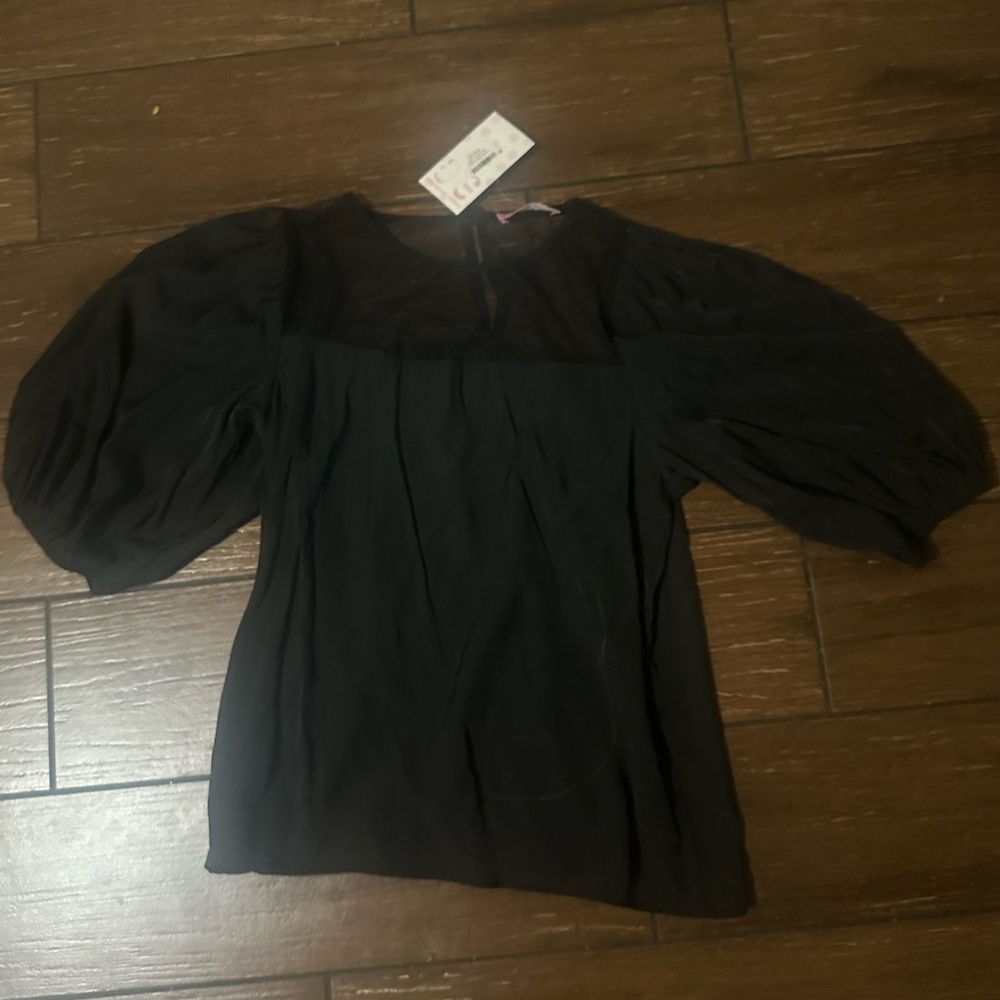 Chic Black Puff Sleeve Blouse